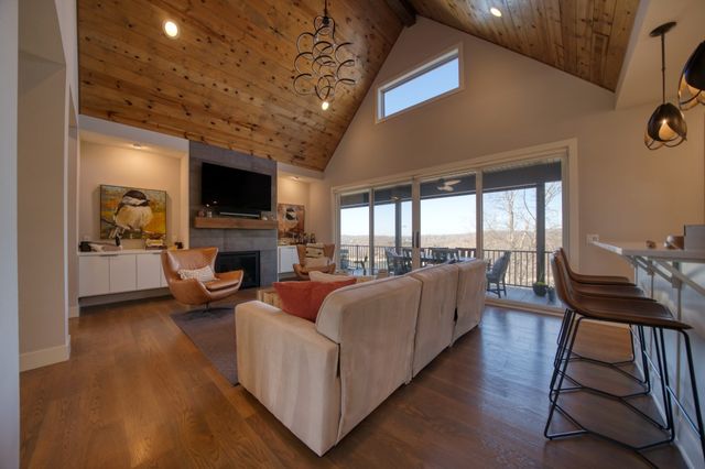 332 Panorama Shores Drive, Eureka Springs, AR 72631