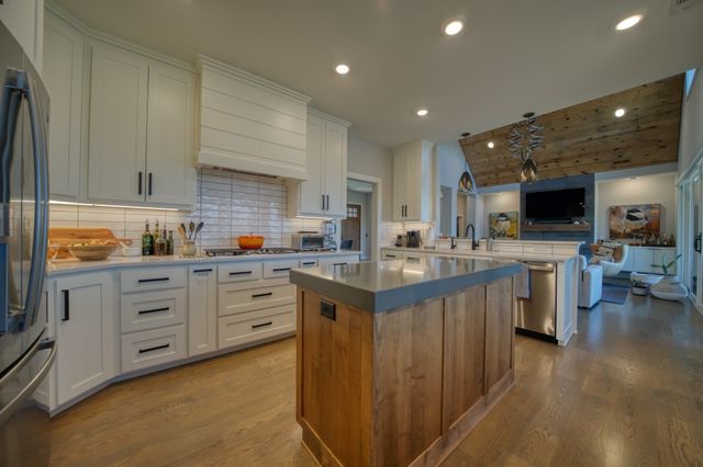 332 Panorama Shores Drive, Eureka Springs, AR 72631