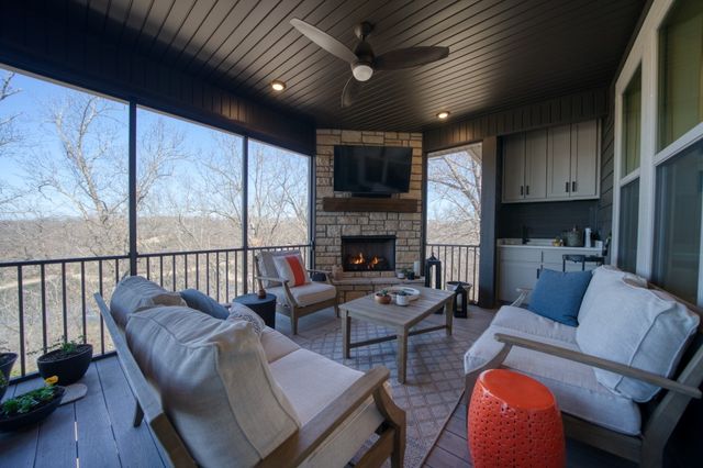 332 Panorama Shores Drive, Eureka Springs, AR 72631