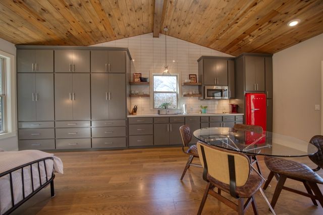 332 Panorama Shores Drive, Eureka Springs, AR 72631