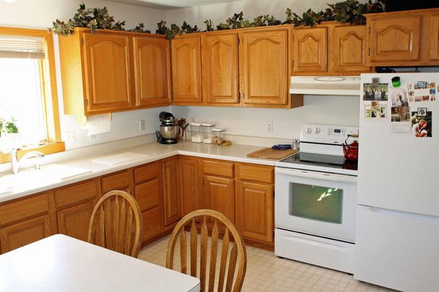 2229 Larrabee Avenue, Waverly, IA 50677