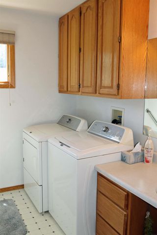 2229 Larrabee Avenue, Waverly, IA 50677