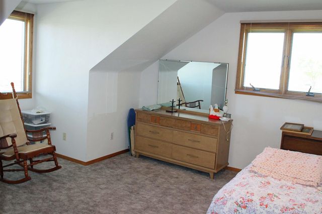 2229 Larrabee Avenue, Waverly, IA 50677