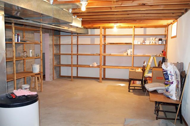 2229 Larrabee Avenue, Waverly, IA 50677
