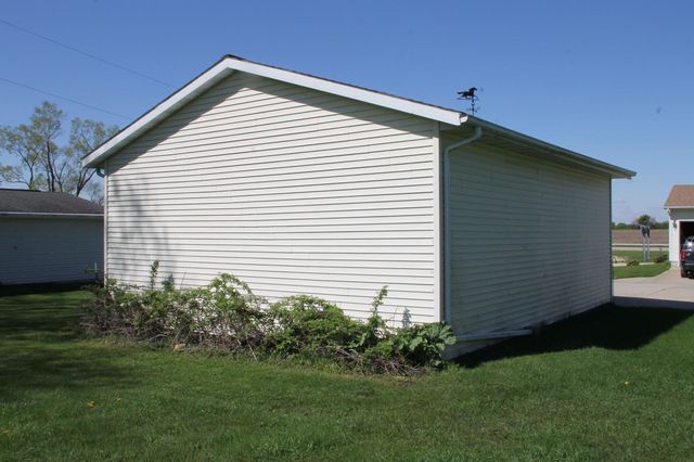 2229 Larrabee Avenue, Waverly, IA 50677
