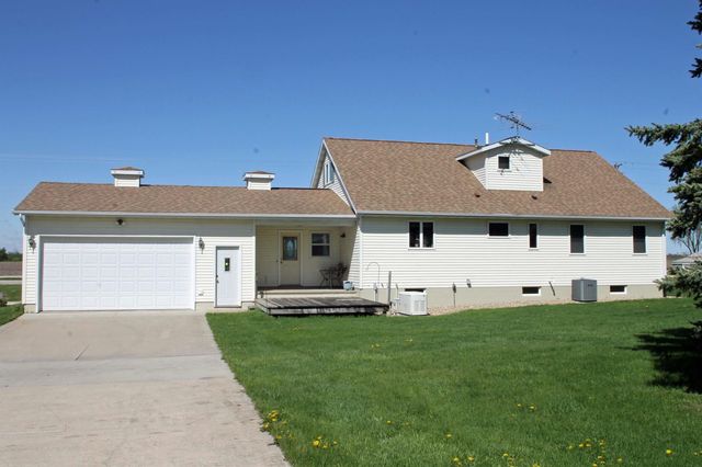 2229 Larrabee Avenue, Waverly, IA 50677