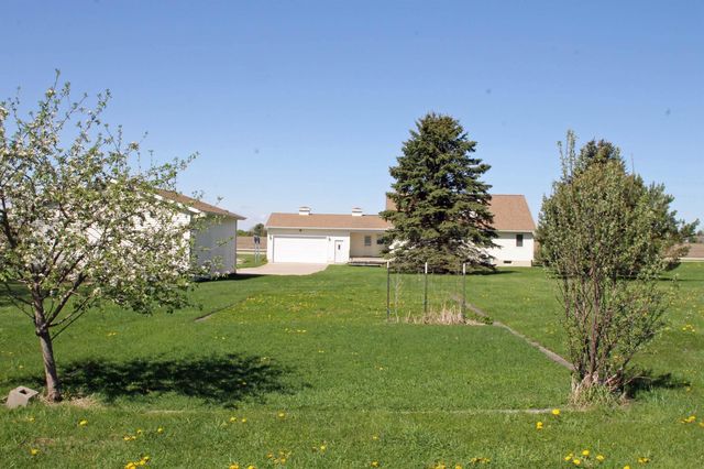2229 Larrabee Avenue, Waverly, IA 50677