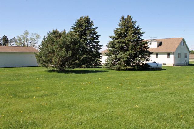 2229 Larrabee Avenue, Waverly, IA 50677