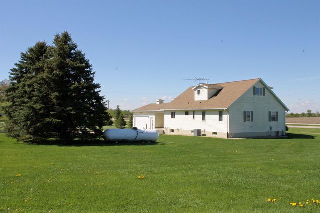 2229 Larrabee Avenue, Waverly, IA 50677