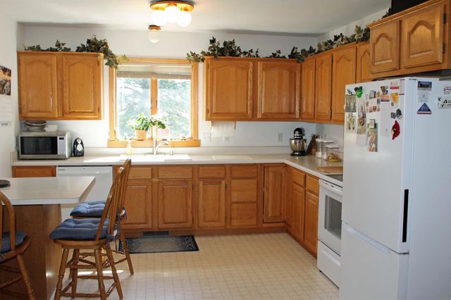 2229 Larrabee Avenue, Waverly, IA 50677