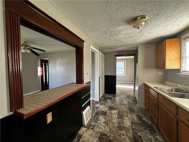 2310 Delaware Ave, New Castle, PA 16105