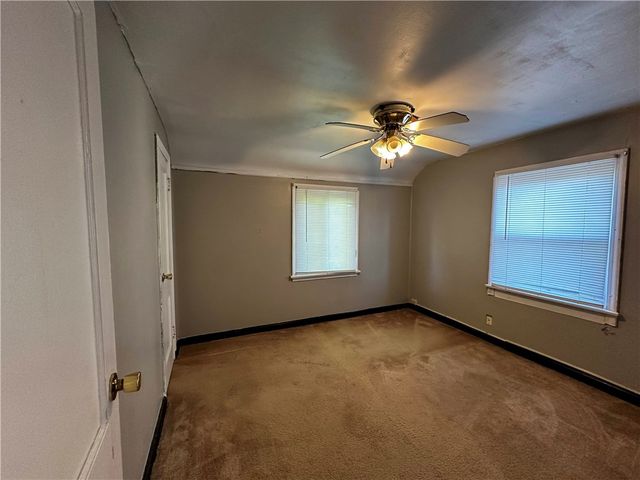 2310 Delaware Ave, New Castle, PA 16105