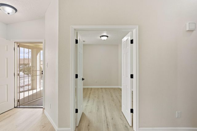 7701 Santa Lucia Street NW, Albuquerque, NM 87120