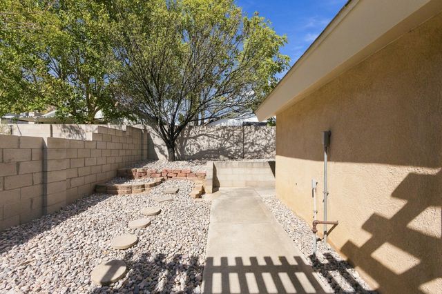 7701 Santa Lucia Street NW, Albuquerque, NM 87120