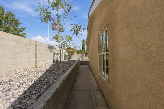 7701 Santa Lucia Street NW, Albuquerque, NM 87120