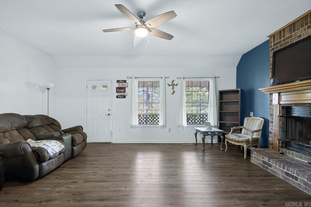 16 Pinecrest, Conway, AR 72032