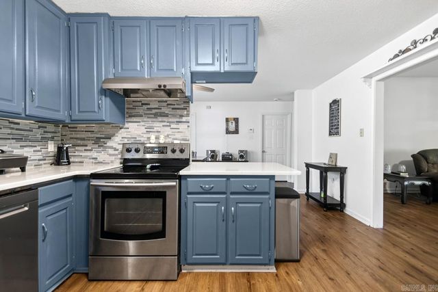 16 Pinecrest, Conway, AR 72032
