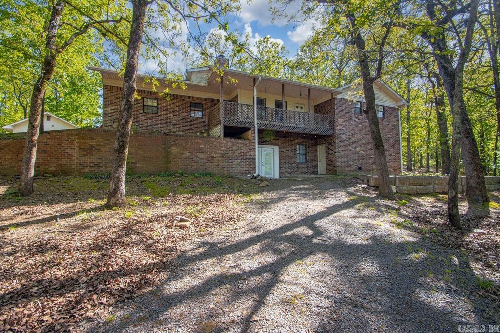 16 Pinecrest, Conway, AR 72032
