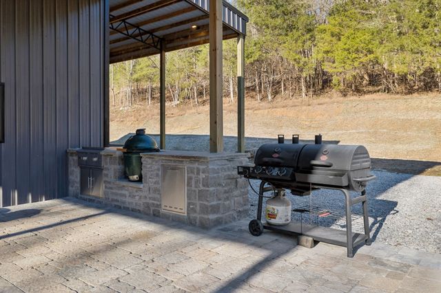 215 Hickman Creek Road S, Hickman, TN 38567