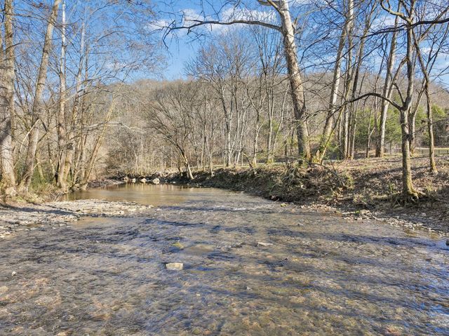 215 Hickman Creek Road S, Hickman, TN 38567