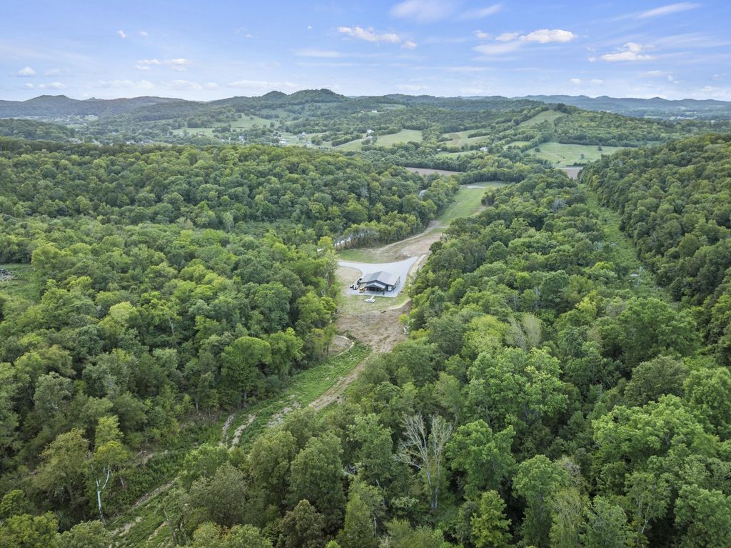 215 Hickman Creek Road S, Hickman, TN 38567
