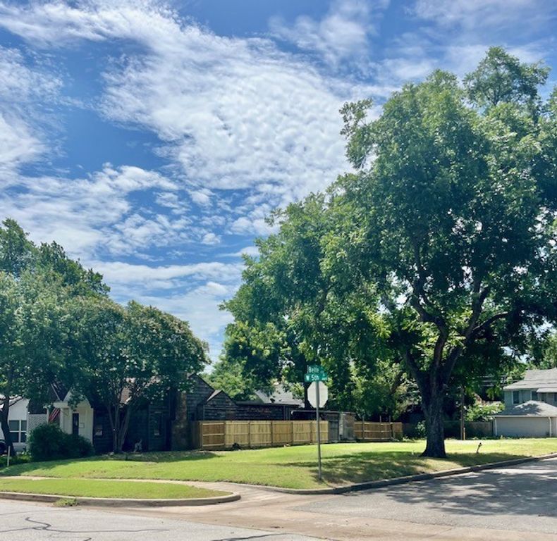3829 W 5th Street, Fort Worth, TX 76107