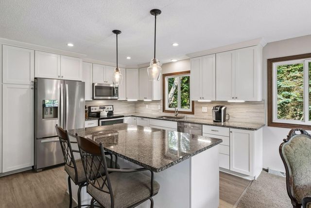 18208 Ginavale Lane, Eden Prairie, MN 55346