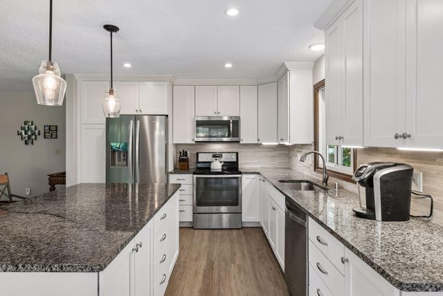 18208 Ginavale Lane, Eden Prairie, MN 55346