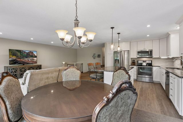 18208 Ginavale Lane, Eden Prairie, MN 55346