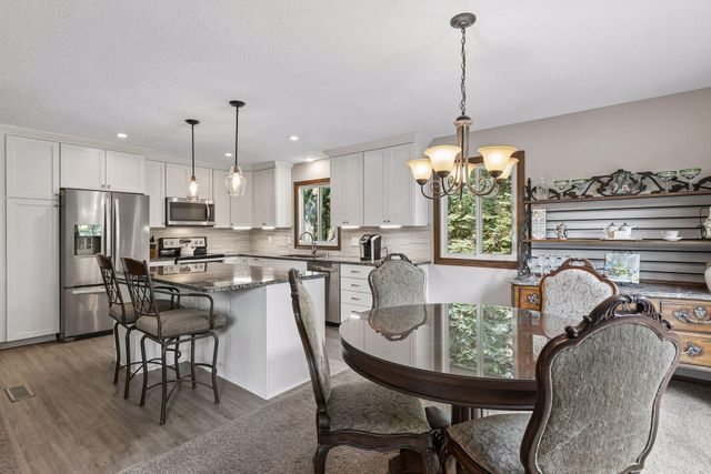 18208 Ginavale Lane, Eden Prairie, MN 55346