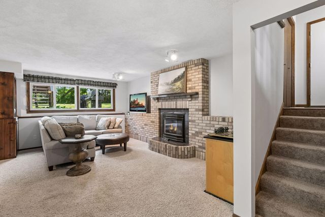 18208 Ginavale Lane, Eden Prairie, MN 55346