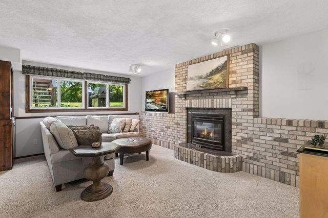 18208 Ginavale Lane, Eden Prairie, MN 55346