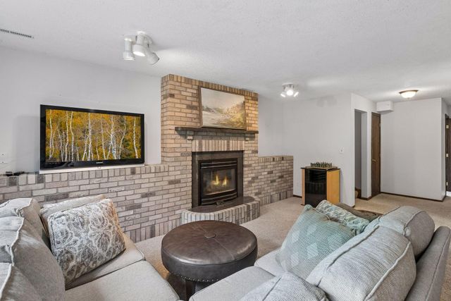 18208 Ginavale Lane, Eden Prairie, MN 55346