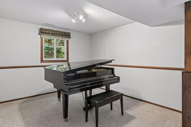 18208 Ginavale Lane, Eden Prairie, MN 55346