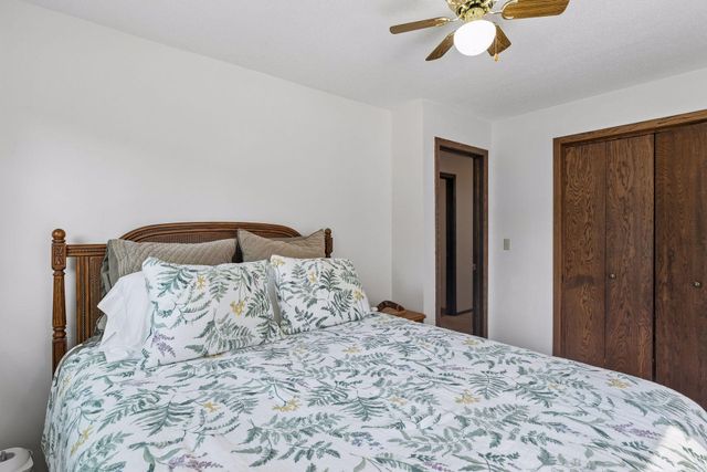 18208 Ginavale Lane, Eden Prairie, MN 55346
