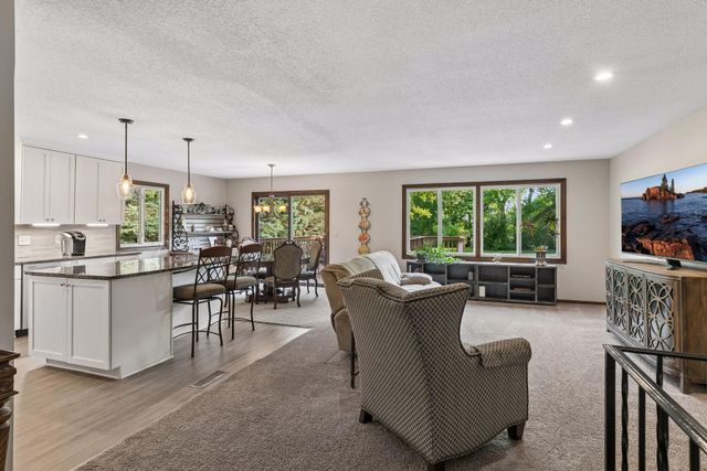 18208 Ginavale Lane, Eden Prairie, MN 55346