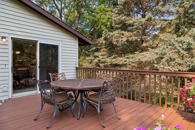 18208 Ginavale Lane, Eden Prairie, MN 55346