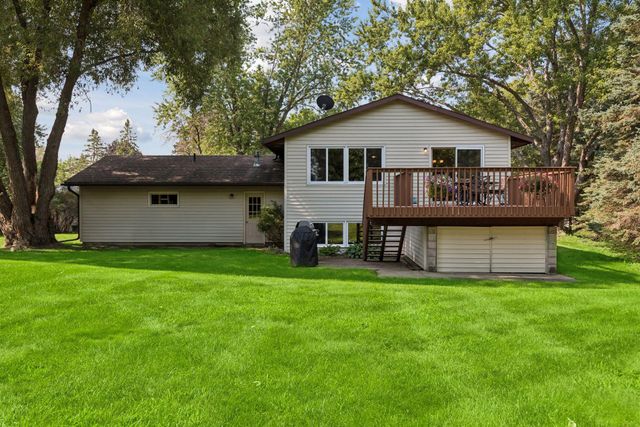 18208 Ginavale Lane, Eden Prairie, MN 55346