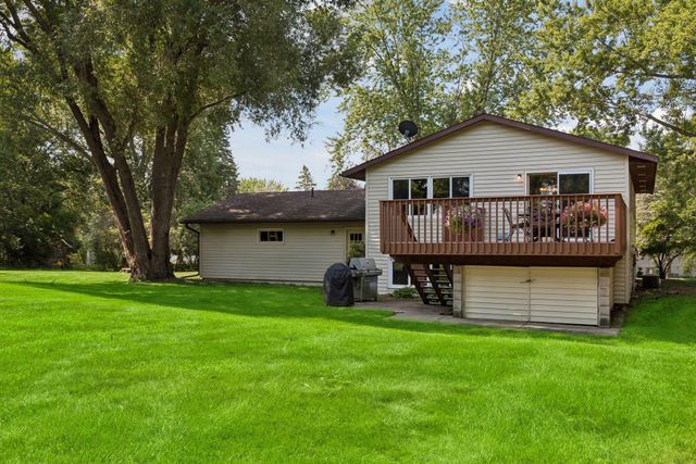 18208 Ginavale Lane, Eden Prairie, MN 55346