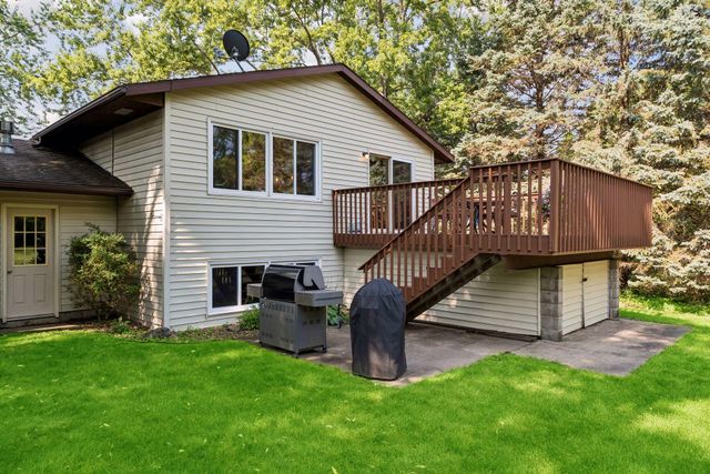 18208 Ginavale Lane, Eden Prairie, MN 55346