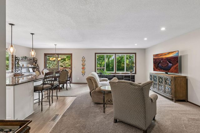 18208 Ginavale Lane, Eden Prairie, MN 55346