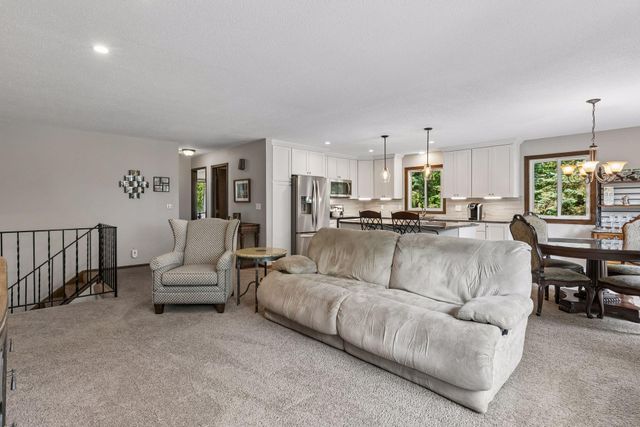 18208 Ginavale Lane, Eden Prairie, MN 55346