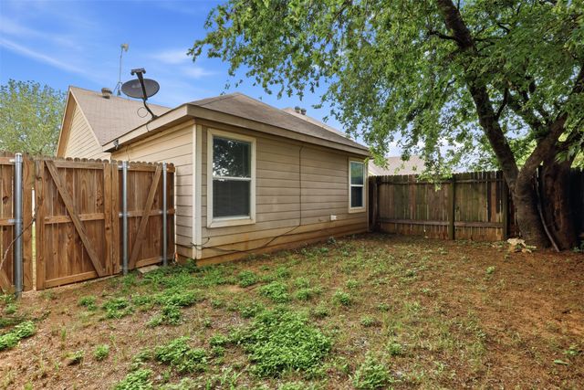 1452 Pine Lane, Fort Worth, TX 76140