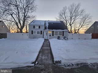 906 SUTTERS MILL LN, Temple, PA 19560