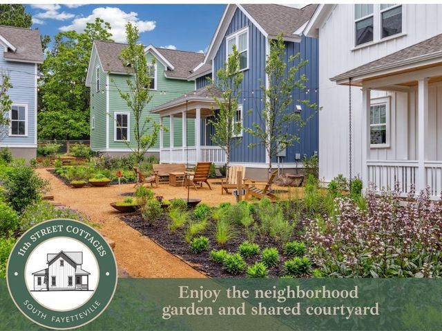 255 E 11th Street, Fayetteville, AR 72701