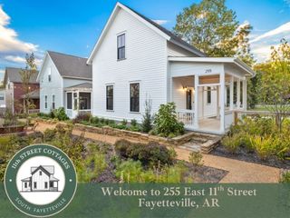 255 E 11th Street, Fayetteville, AR 72701