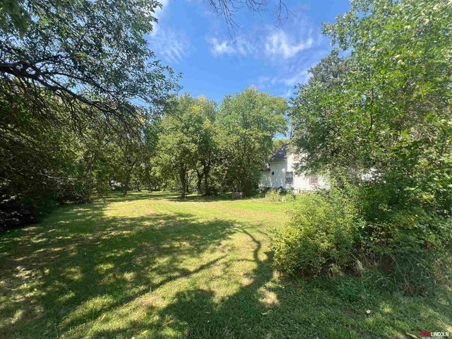 541 Chestnut Street, Hickman, NE 68372