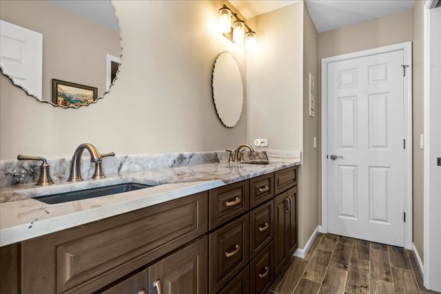 3390 Whirlaway Drive, Northbrook, IL 60062