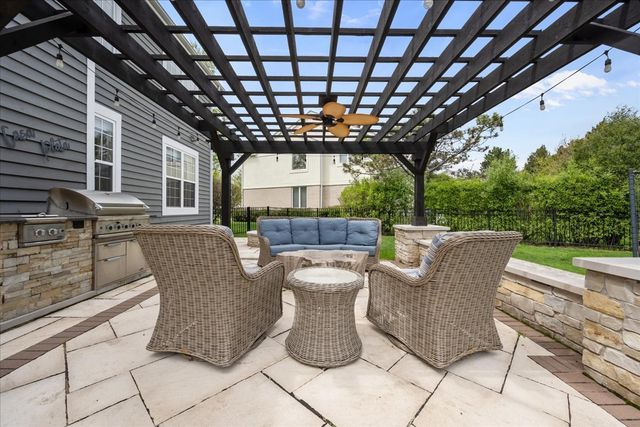 3390 Whirlaway Drive, Northbrook, IL 60062