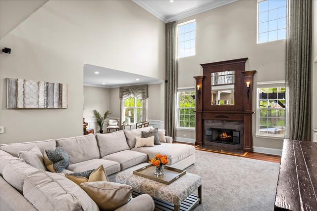 3390 Whirlaway Drive, Northbrook, IL 60062